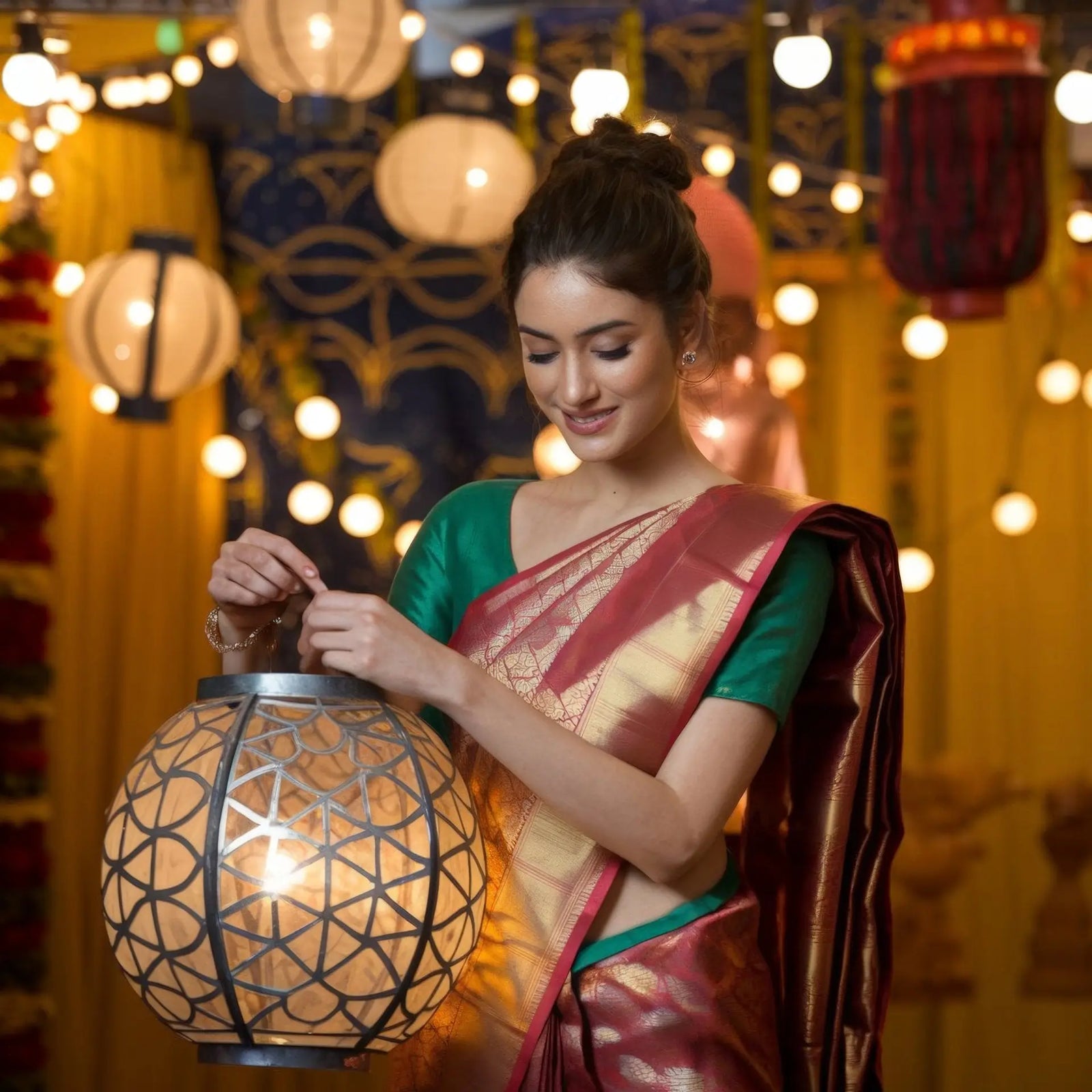 Out of the many notable factors, the grand festival of Kerala radiates the spirit and splendor with its vibrant stories, rich traditions, grand feasts, and mesmerizing cultural celebrations, making this festival truly memorable.