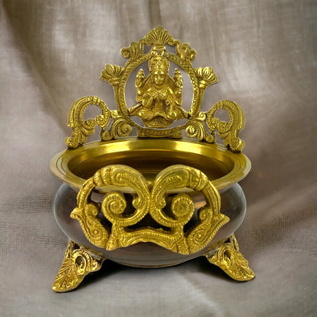 Brass Decor Lovenspire