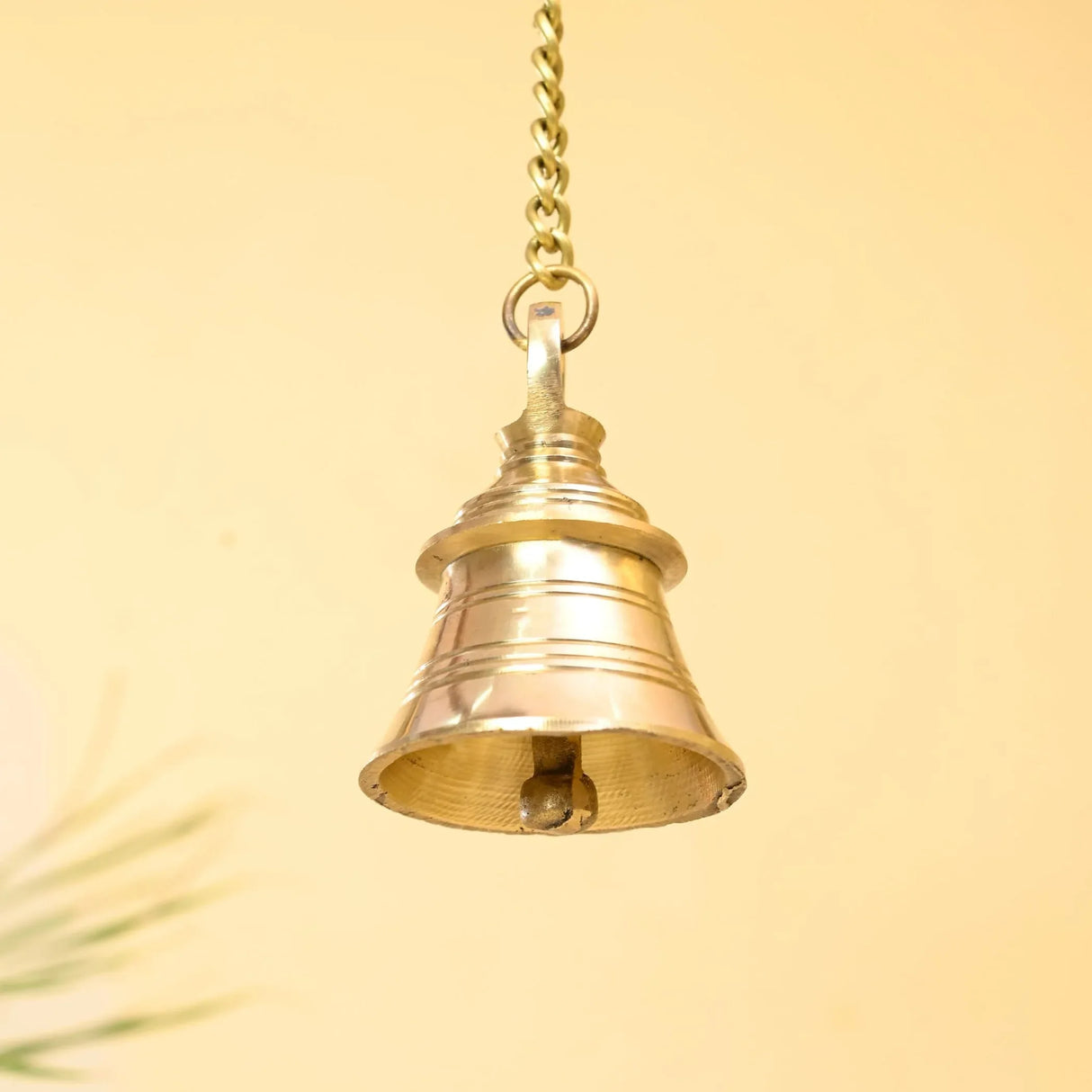 Hanging Brass Bell Hindu Religious Temple Pooja Ghanti with Chain Indian Mandir Decor Wall Mounted Temple Ghanta Ritual Outdoor Indoor Jingle Bell Housewarming Gift - LoveNspire