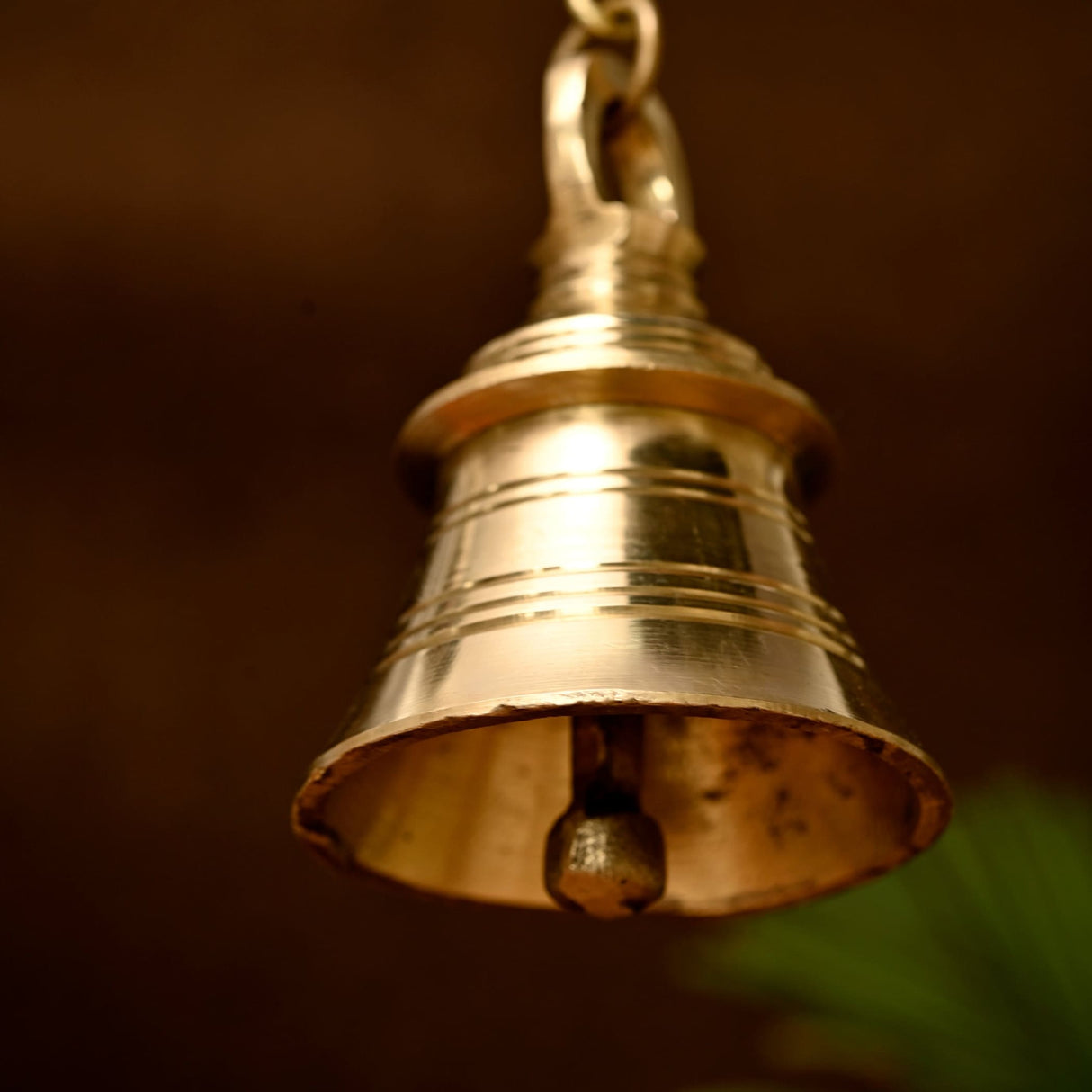 Hanging Brass Bell Hindu Religious Temple Pooja Ghanti with Chain Indian Mandir Decor Wall Mounted Temple Ghanta Ritual Outdoor Indoor Jingle Bell Housewarming Gift - LoveNspire