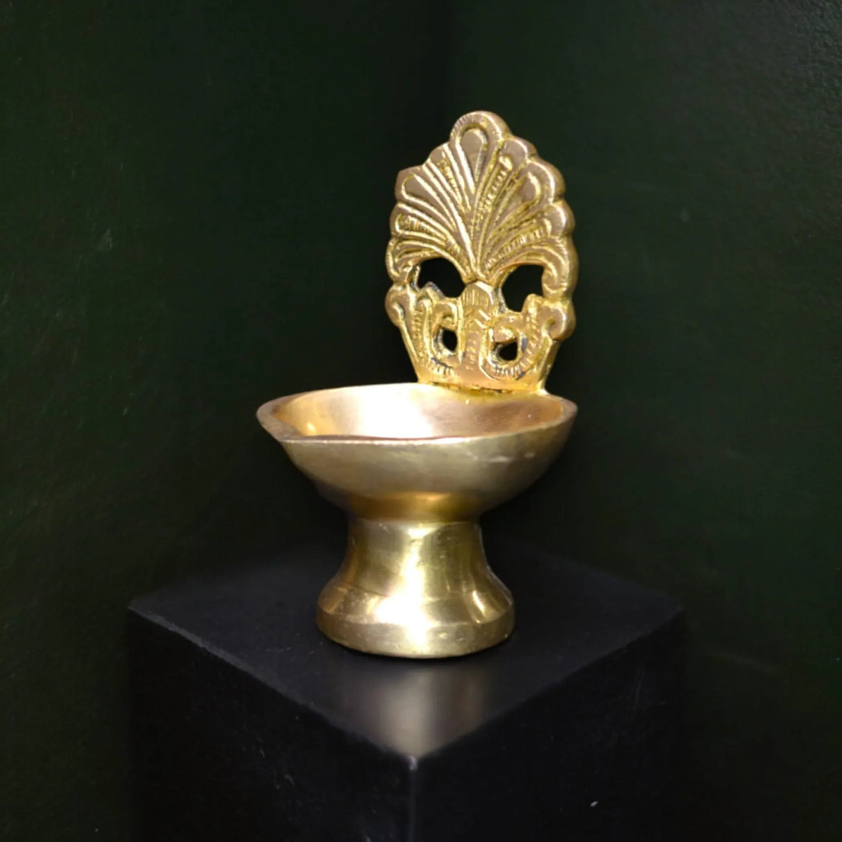 Brass Diya Indian Diya Oil Lamps for Home Decoration, Mandir, Temple, Traditional Hindu Puja, Religious Decor, Diwali Deepawali, Housewarming Return Gift Items - LoveNspire