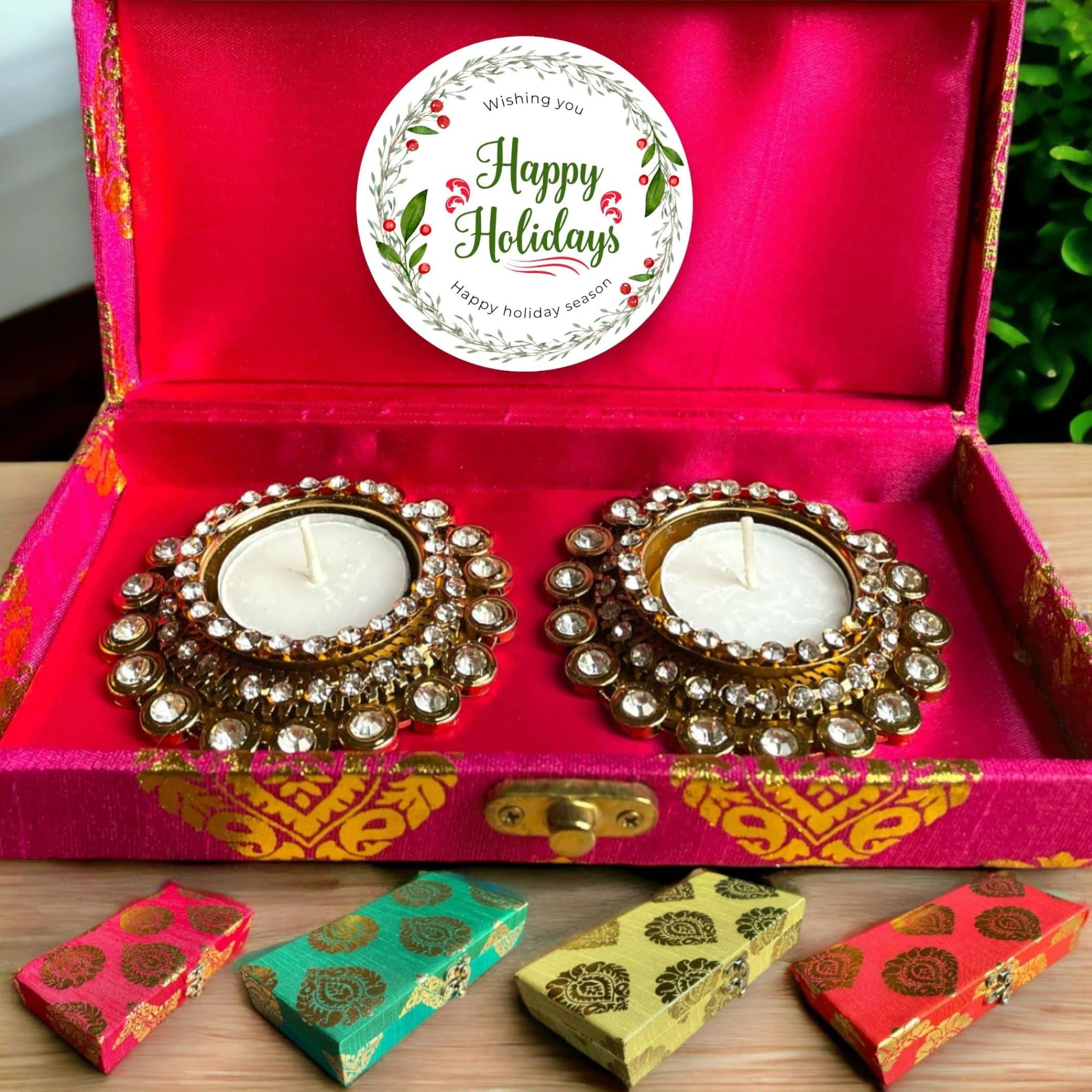 http://www.lovenspire.com/cdn/shop/files/christmas-gift-box-happy-holiday-set-for-mom-hamper-2-crystal-candles-841.jpg?v=1700256743