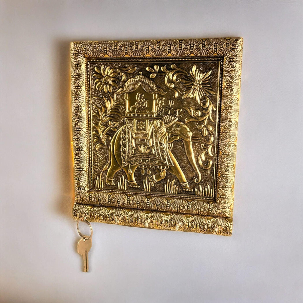 Key Holder Wall Décor Elephant Design Key Hooks for Wall Hanging Hand Crafted Decorative Showpiece Key Organizer Home Decor Wall Mounted 5 Hooks for Entryway Living Room Housewarming Gift - LoveNspire