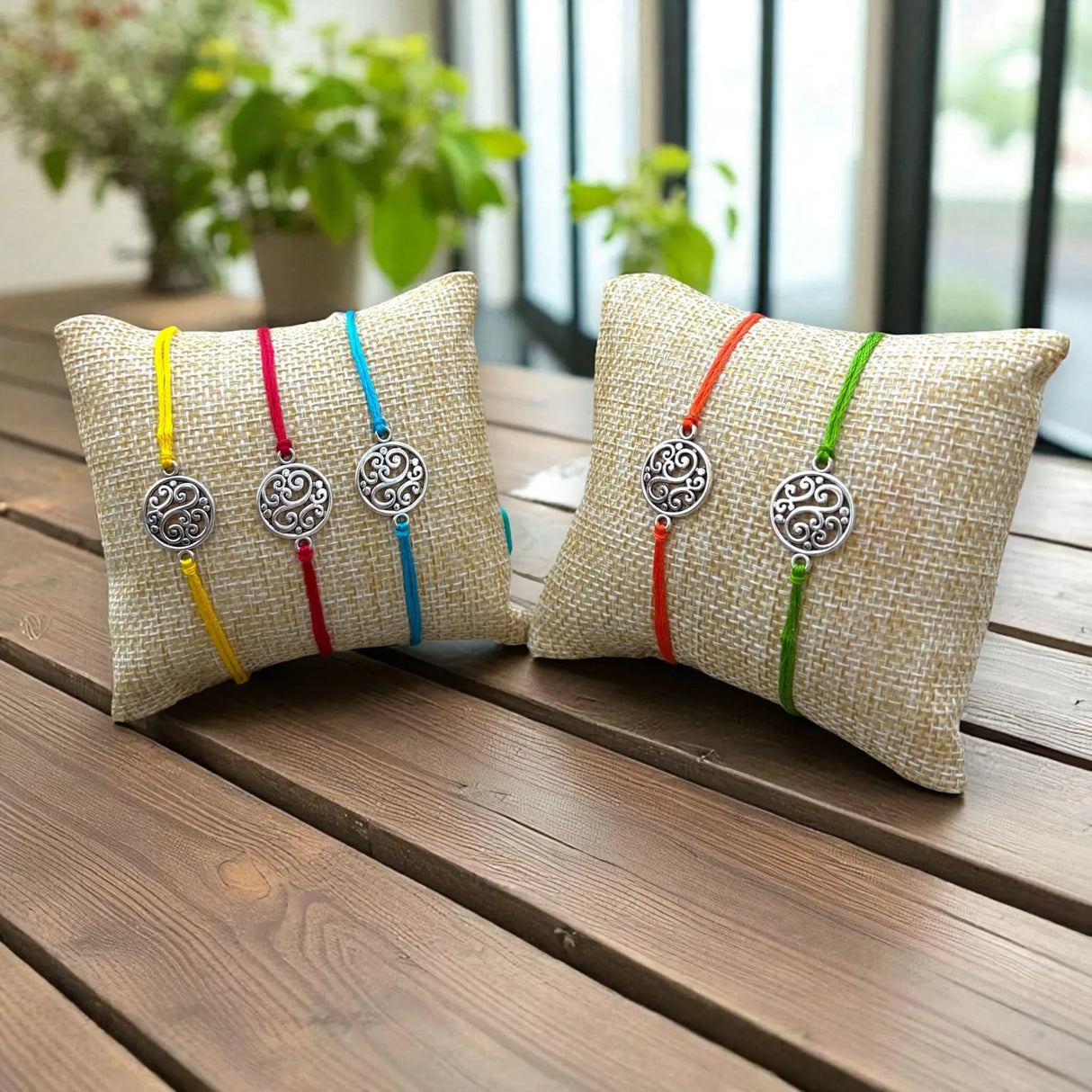 2CT Rakhi for Brother Round Charm Raksha Bandhan Rakhi Greeting Card Rakhi for Bhai Handcrafted Rakhi for Brother Bhaiya Bhabhi Bracelet - LoveNspire