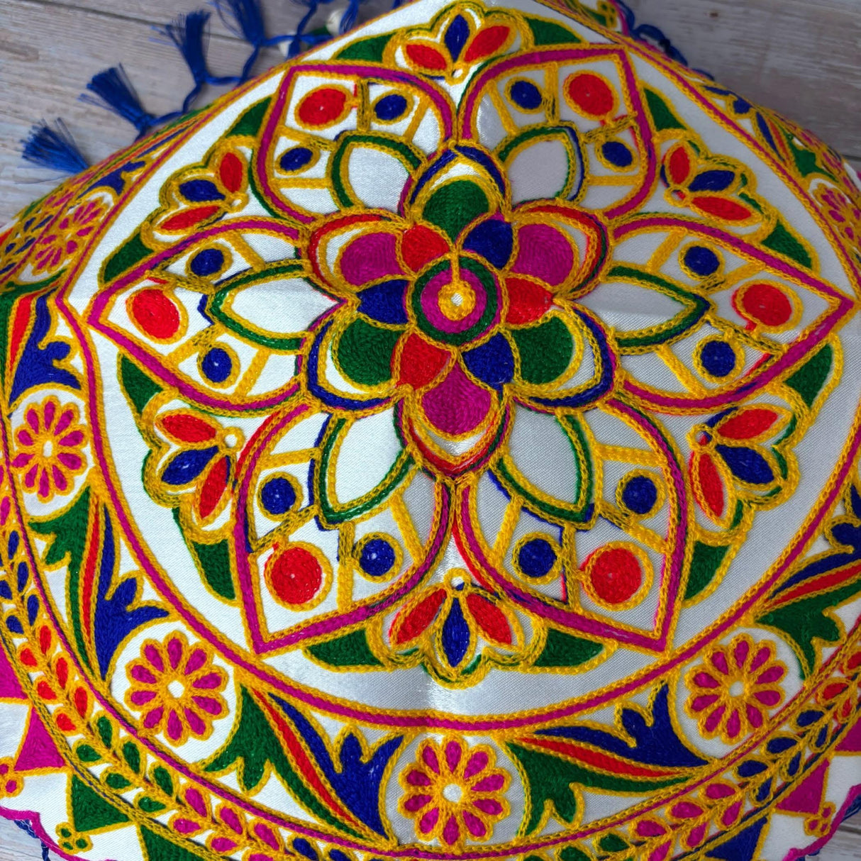 Handmade Indian Woolen Embroidery 2 Pcs Pooja Thali Cover Multipurpose Prasad Thal Posh Wedding Ceremony Decoration Puja Table Chowki Assan Kharwachuth Thali Cover Aasan Gift - LoveNspire