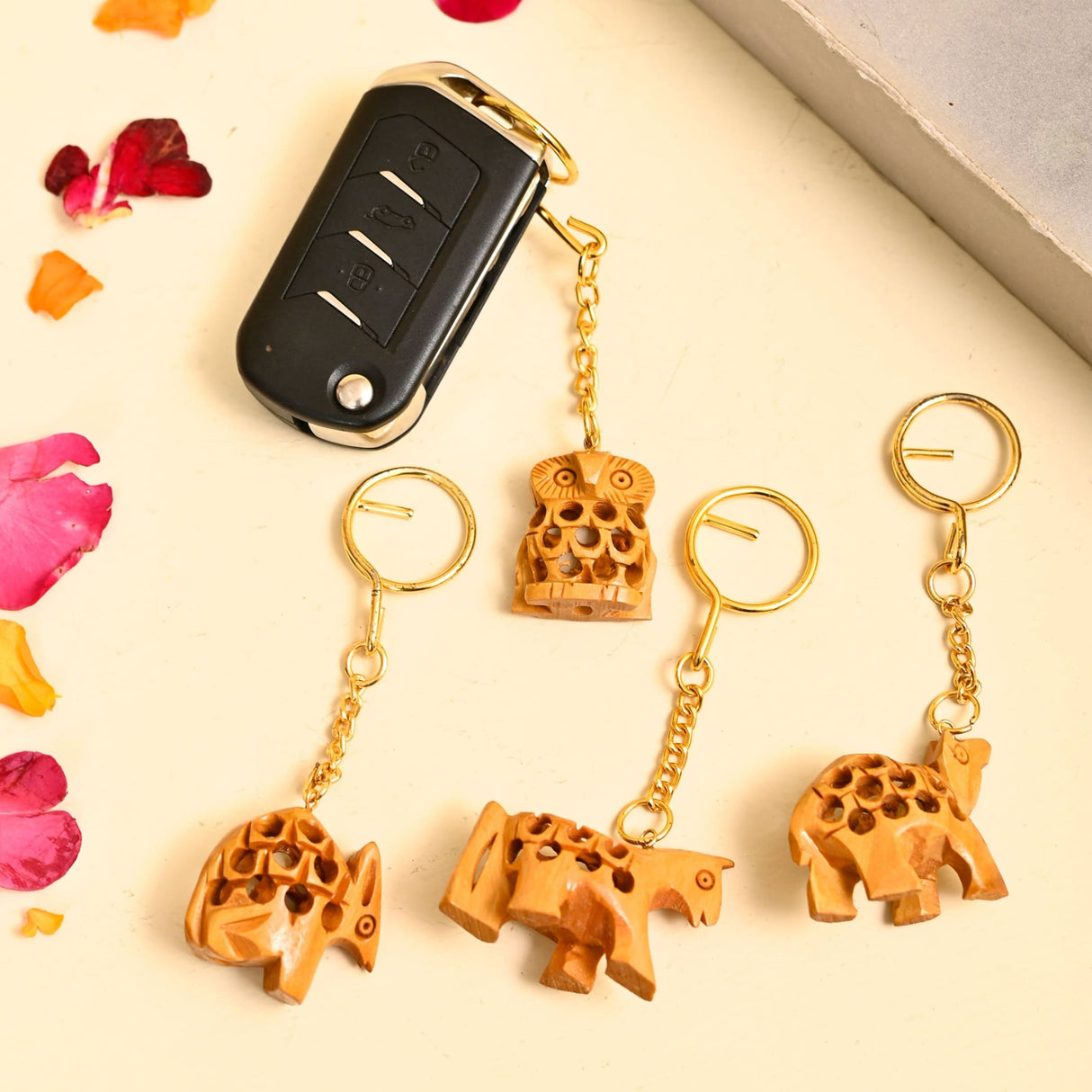 4Pc Wooden Keychain Egle Owl Rabbit Camel Horse Amulet Keyring Door Car Key Chains Key Holder for Thanksgiving - LoveNspire