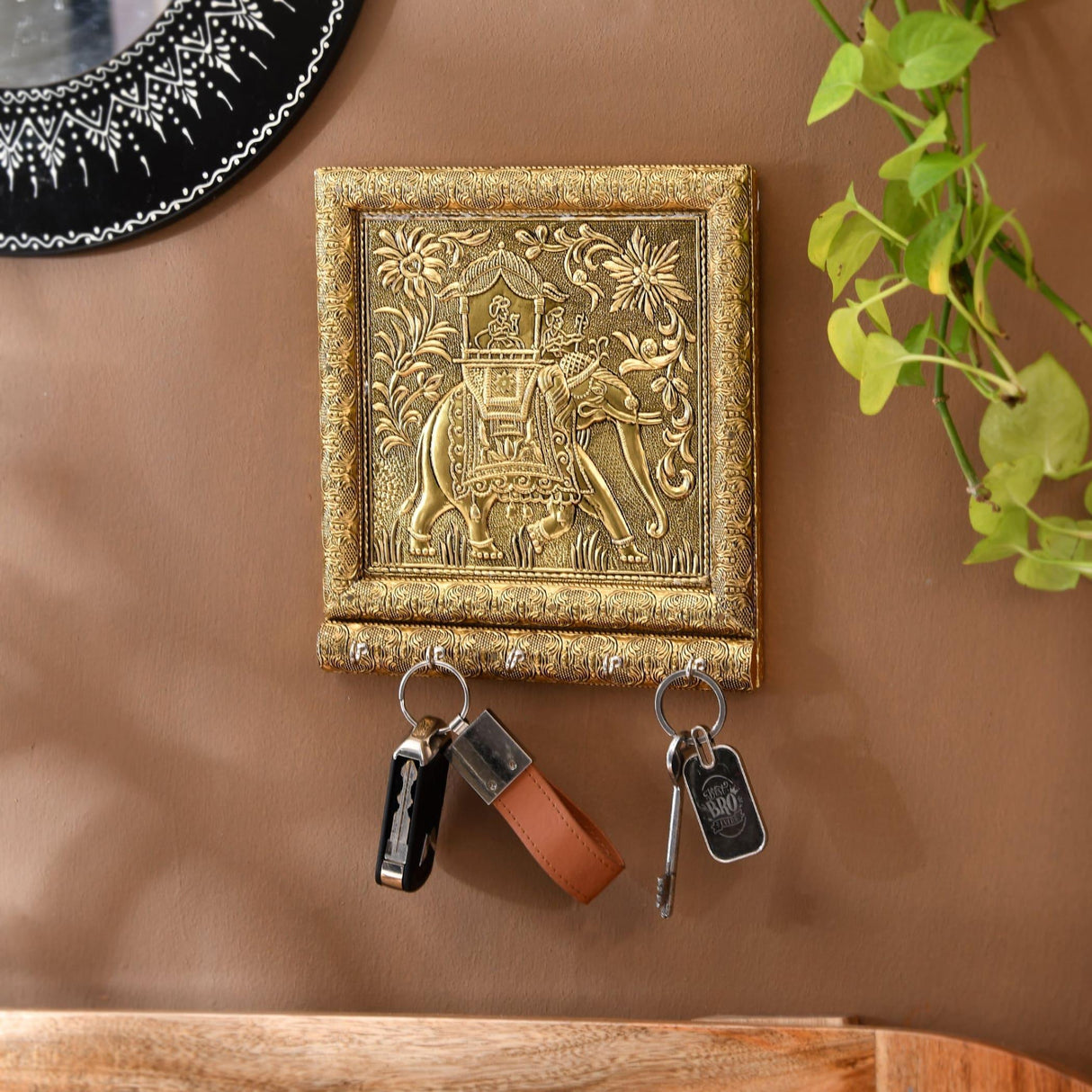 Key Holder Wall Décor Elephant Design Key Hooks for Wall Hanging Hand Crafted Decorative Showpiece Key Organizer Home Decor Wall Mounted 5 Hooks for Entryway Living Room Housewarming Gift - LoveNspire