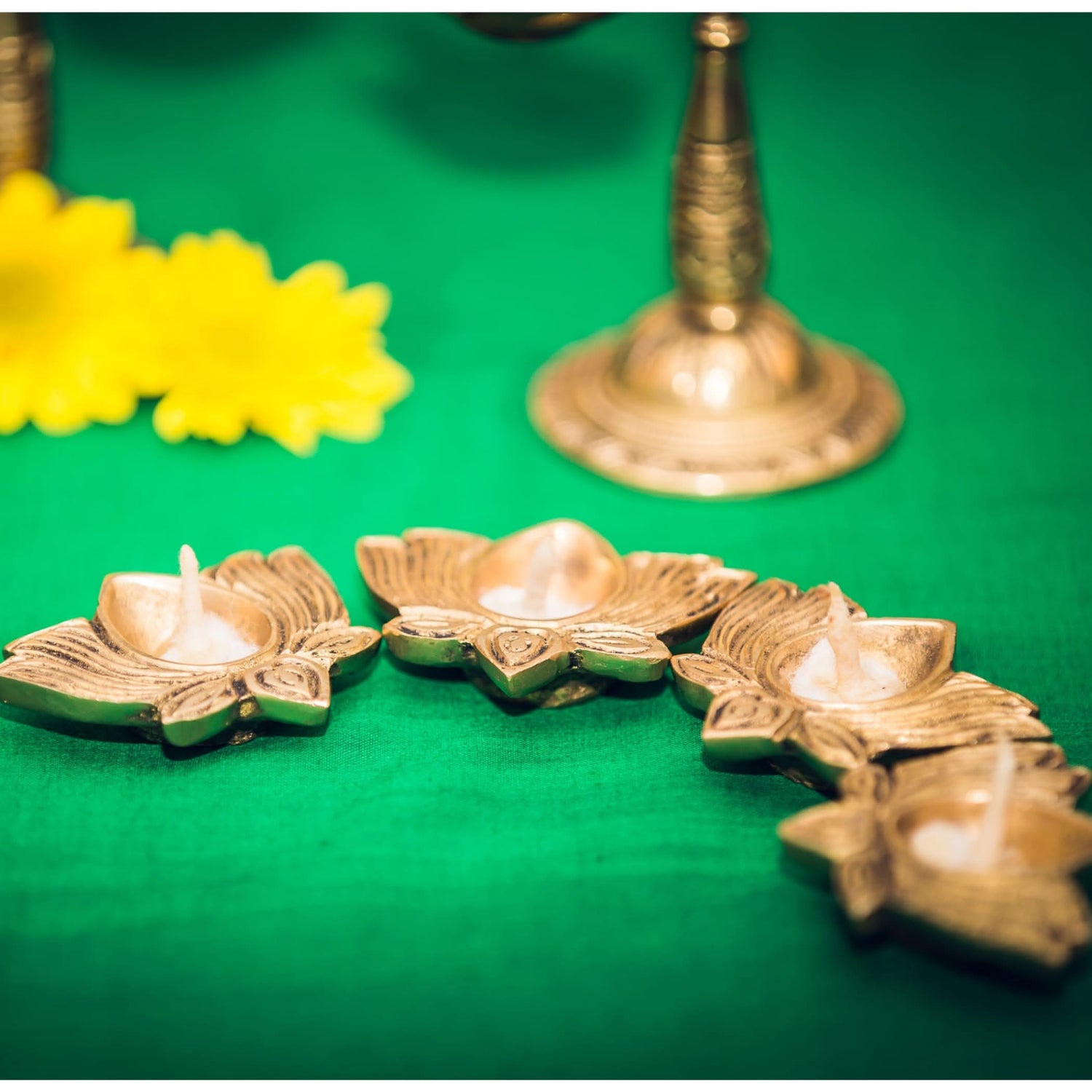 Lotus Brass Finish Diya Indian Craft Diya for Puja Oil Lamp Pooja Gift Diwali Home Decorations Mandir Temple Akhand Diya Indian Traditional Deepawali Return Gifts - LoveNspire