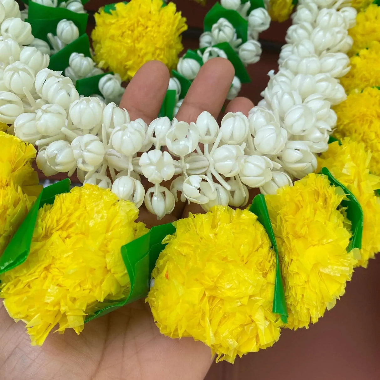 Marigold Jasmine Door Toran Hanging Valance Marygold Garland Mantle Window Decor Bandarwal Pooja Diwali Decoration Day of the Dead Dia De Los Muertos Ofrenda Mexican Fiesta Halloween Decor - LoveNspire