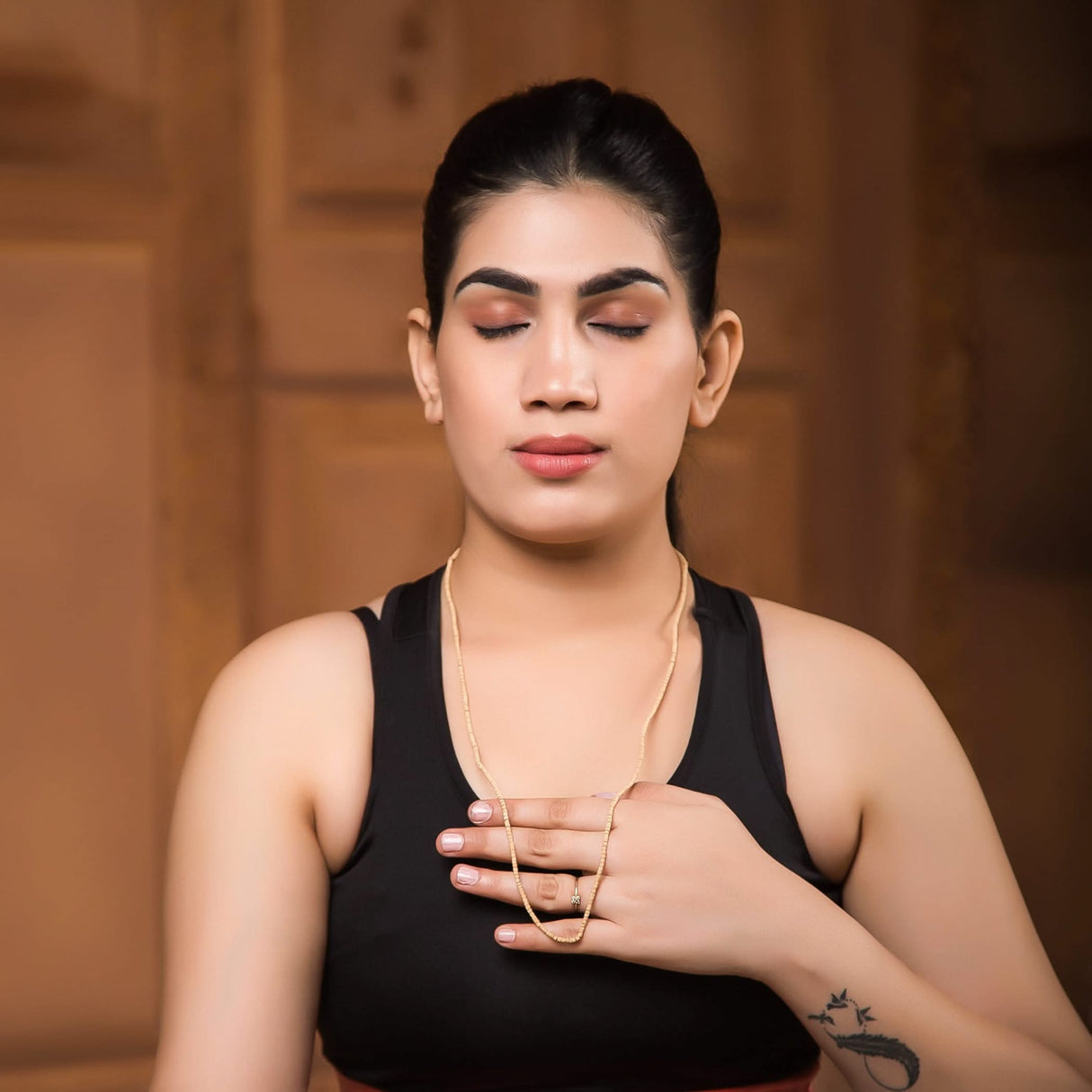 2mm Tulsi Mala Beads Necklace Holy Basil Energized Hindu Tibetan Buddhist Rosary Hand Knotted Tulsi Neck Mala for Pooja Meditation Yoga - LoveNspire