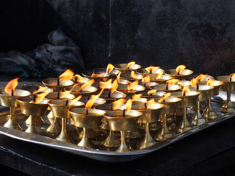 Decorate your homes with these Diyas on the Diwali Occassion.
