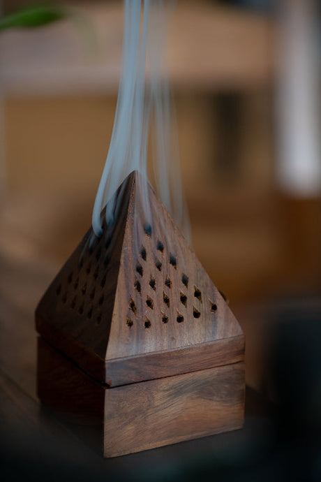 Making a wooden incense holder as a simple yet elegant accessory design always seeks attention, for such accessories are best in safely catching ash while holding burning incense sticks during your meditation or relaxation process.
