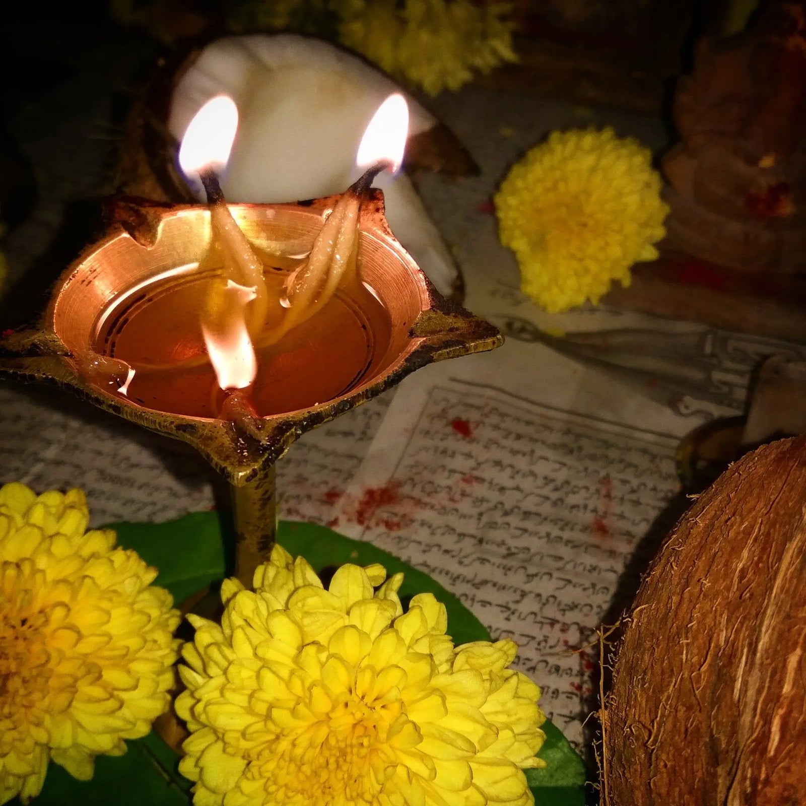 Many things are required for the Pooja like diya, coconut, sacred thread and many more.