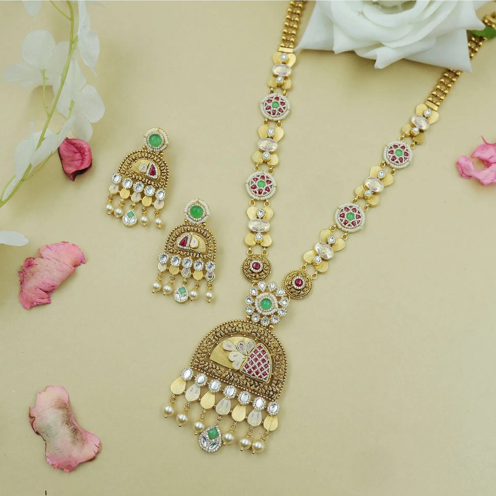 A thorough reflection of refined beauty with elegant jewelry and gifts crafted from Alpaca Alloy in exquisite German Silver that brings an exemplary look.