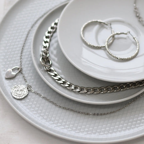 Want Diwali Gift Ideas? Luxury Diwali Gift Hampers 2025: German Silver Jewelry and Ethnic Delights as Gifts - LoveNspire