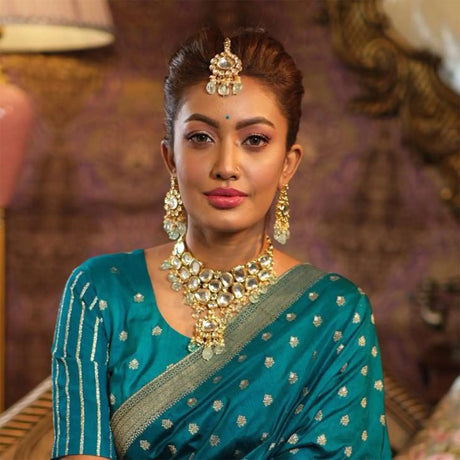 The South Asian bindi today remains a traditional Indian fashion symbol, recognized as a timeless representation of cultural identity, spirituality, and feminine elegance with a global impact.