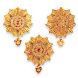 Ornate gold pendants with Kundan design for Indian sari Bridal jewelry