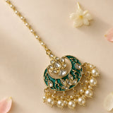 Kundan chand tikka gold plated maang tikka with emerald crescent and cream pearl strands for Indian wedding jewelry